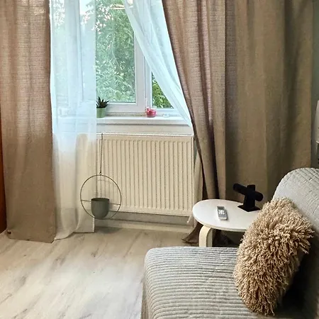 Adrian's Little House Apartment
